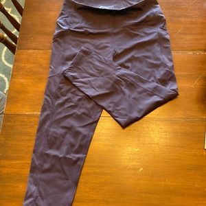 Zyia plum crop light n tight hi-rise size 12, 18” length